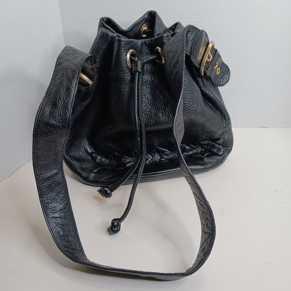 Vintage Carla Marchi Italian Women's Y2K Style Bucket Leather Shoulder Bag